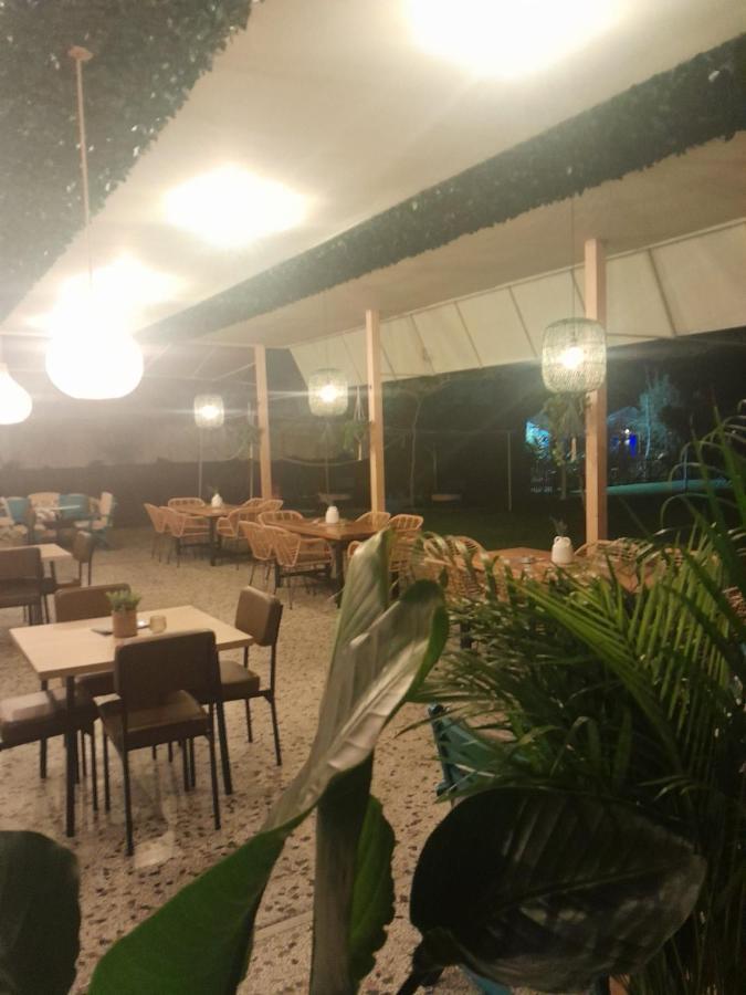 Hotel Thermaikos Korinós エクステリア 写真